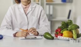 nutritionist vs dietitian and how to get visits covered by insurance